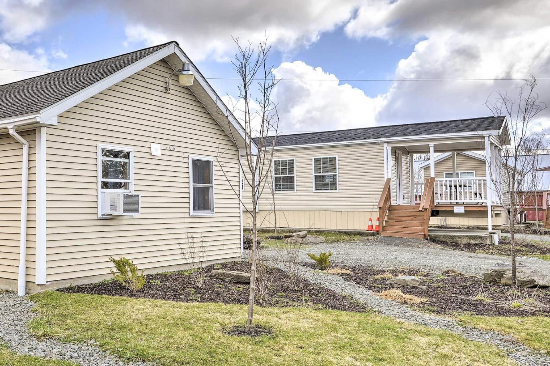 Equestrian House * Pleasant Mount